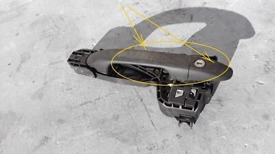 Freightliner Sprinter 2500 2019-2022 manija de puerta exterior delantera izquierda OEM Foto 1 de 4