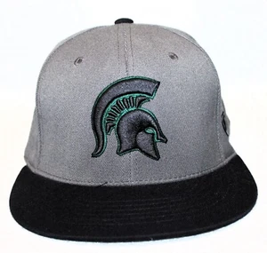 Cappello Michigan State Spartans grigio nero aderente piatto Top of the World 6 7/8-7 1/4 - Foto 1 di 8