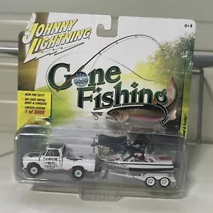 JOHNNY LIGHTNING White Lightning GONE FISHING S1 1965 CHEVY TRUCK w/BOAT & Trail - Picture 1 of 5