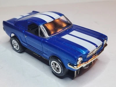 MUSTANG 2+2 AZUL/BLANCO STR JET HO Slot Car, NUEVO CHASIS ULTRA G LLANTAS NUEVAS, NEUMÁTICO Foto 1 de 4