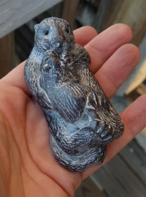 复古狼原版因纽特人加拿大海豹妈妈动物雕塑肥皂石雕像 — 第 1/4 张图片