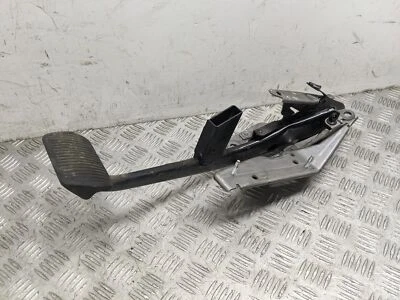 Pedal freno ford c-max mk2 titanio 5 puertas mpv 2012  Foto 1 de 4