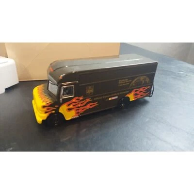 Furgoneta UPS escala 1:32 edición limitada  Foto 1 de 3