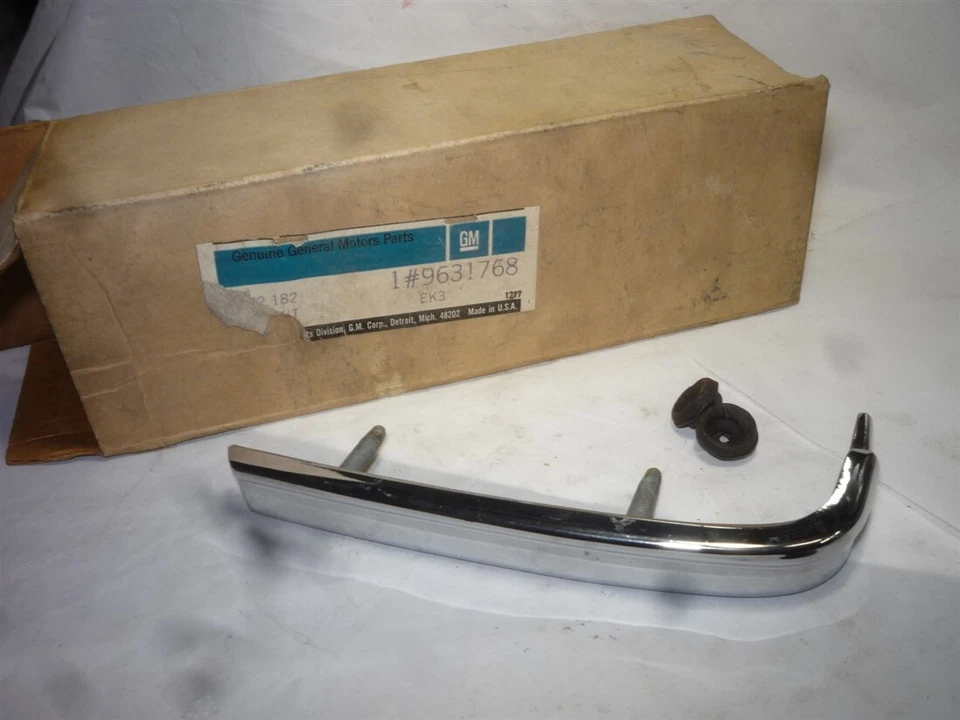1974 Chevrolet Laguna rear end panel molding nos 9631768 - Image 1 of 2