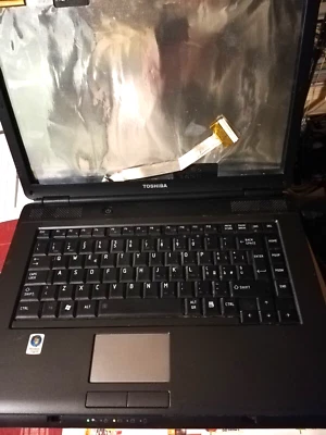 TOSHIBA Satellite PRO L300D - Notebook  15.4" - per riparazioni o ricambi - Immagine 1 di 4