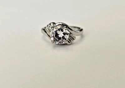 Anillo solitario plateado circonita cúbica circonita circonita cúbica talla 7 Foto 1 de 4