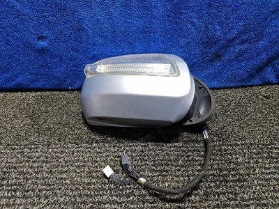 2010 Mercedes-Benz M Class Right Silver Side Mirror - image 1 of 4