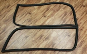 1992 1993 1994 1995 1996 Ford Bronco Rear side Window Seals LH RH OEM XLT XL OEM - Picture 1 of 9