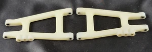 De colección RPM RC-10T A-Arms Blanco Teñible Excelente Estado. - Imagen 1 de 12