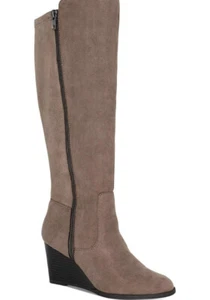 Stivali con zeppa alti Style & Co. donna 8,5 M Wynterr polpaccio larghi pelle scamosciata marrone talpa - Foto 1 di 9