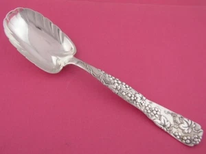 Sterling Silver TIFFANY & CO Berry Serving Spoon VINE w/ Grape motif 1872 NoMono - Imagen 1 de 5