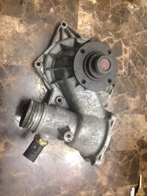 Bomba de agua BMW 1999-2003 540i 740i 740il X5 Z8 ~ OEM ~ Foto 1 de 4