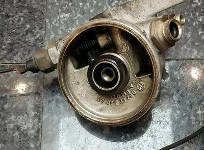 Carcasa filtro aceite mercedes 280 sl 6740231290 usado pieza original OEM w113  Foto 1 de 4