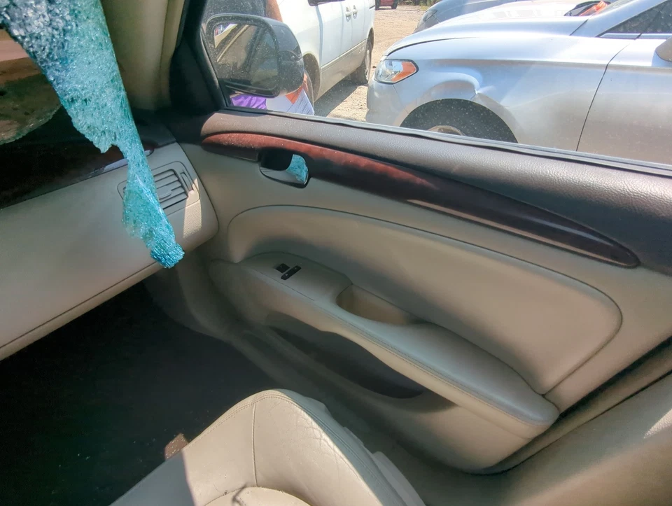 2008 Buick Lucerne Front Right Passenger Interior Door Panel Trim WLW57 - Image 1 of 1