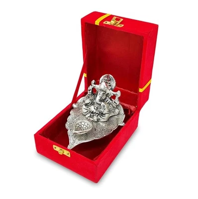 Ganesh Statua Idolo Tedesco Argento su Foglia Lampada a Olio Diya con... - Immagine 1 di 4