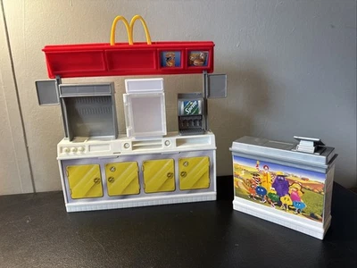 Juego de restaurante McDonald’s Fun Time juego incompleto. Faltan pegatinas. Foto 1 de 4