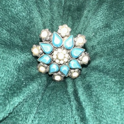 Turquoise Native American Woman’s Ring Vintage - Image 1 of 4