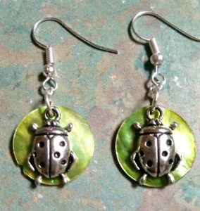 Ladybird ladybugs insects on green shell EARRINGS gardeners Jewellery (T3) - Picture 1 of 1