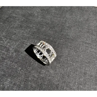 Anillo de diamantes Tiffany & Co ATLAS talla 5,5 oro blanco de 18 quilates Foto 1 de 4