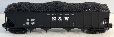 MTH Norfolk & Western 4-Bay Hopper With Coal Load Premier O Scale #131410 N&W - Image 1 of 4