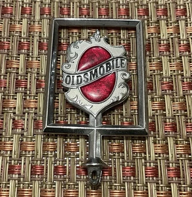 20 世纪 80 年代 Oldsmobile Cutlass 抽油烟机装饰 (ON-25-462) — 第 1/4 张图片