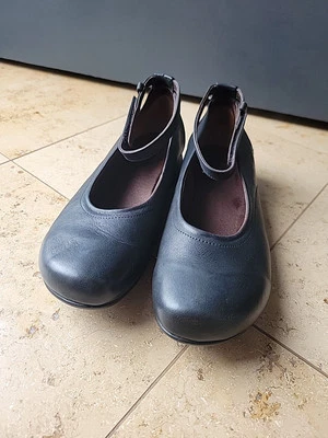 Sandalias de cuero Wolky zapatos ajustables para caminar talla 40 (US 9 - 9.5) negro tobillo Foto 1 de 4