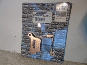 Pastillas de freno traseras originales KTM KTM 125.150.250 2004-2016. Nuevo OEM# 54813990200 - Imagen 1 de 5