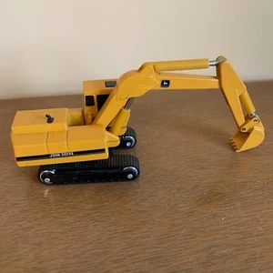 ERTL John Deere Diecast Excavator 1/64 - Picture 1 of 6