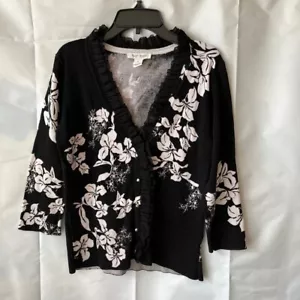 White House Black Market Blumen Strickjacke Rüschenbesatz schwarz Gr. S Pullover - Bild 1 von 3