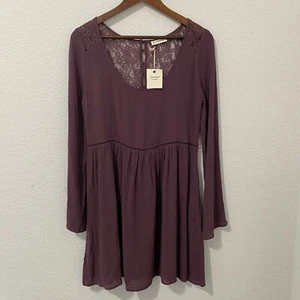 Vestido And the Why Los Angeles para mujer talla L mini manga larga encaje espalda malva nuevo con etiquetas - Imagen 1 de 8