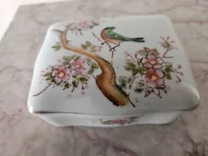 Vintage Andrea By Sadek Elegant Porcelain Floral Trinket Box W/ Lid - Picture 1 of 7