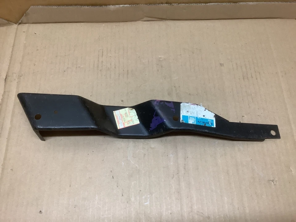 NOS 1975-1982 Corvette INNER FENDER reforço direito SUPORTE 14015248 B - Imagem 1 de 2