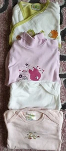 Baby Body SET (4-teilig) zwei rosa, weiß und grün Vogel Rüschen Rehe Igel - Bild 1 von 10