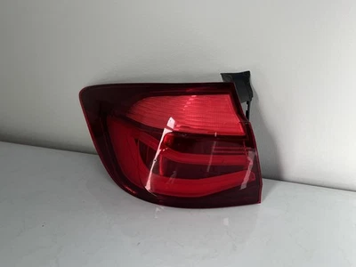 BMW 3er F31 Touring LCI  Rückleuchte Hecklicht Außen links Original 7456529 - Bild 1 von 4