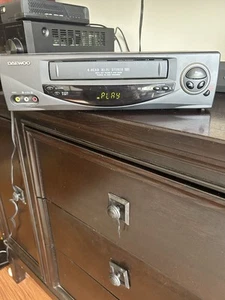 Daewoo DVK87N VHS VCR 4 testine hi-fi no telecomando testato funzionante - Foto 1 di 13