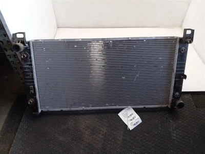 Radiator 99-03 GMC Sierra 2500 22840116 - Image 1 of 4