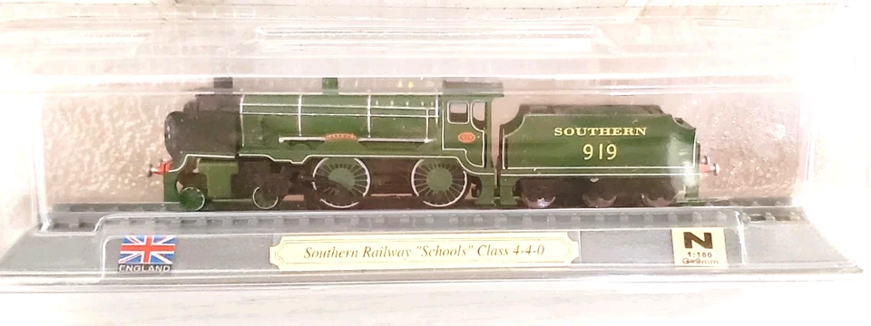 Del Prado England Southern Railway Schools Class 4 4 0 Locomotive Train Model  - Image 1 of 4
