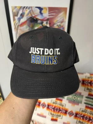 De colección UCLA Bruins Gorra Gorra Snap Back Negra NCAA Baloncesto Nike Hombres Años 90 Foto 1 de 4