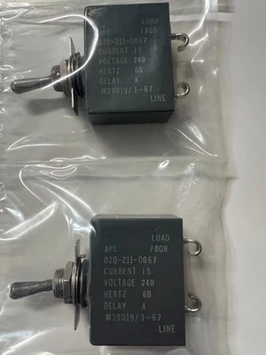 AIRPAX M39019/1-67  Hydraulic Magnetic Circuit Breaker, 240V/15A Delay A. - Image 1 of 4