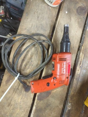 Pistola para paneles de yeso con destornillador Hilti TKD 5000, eléctrica con cable Foto 1 de 4