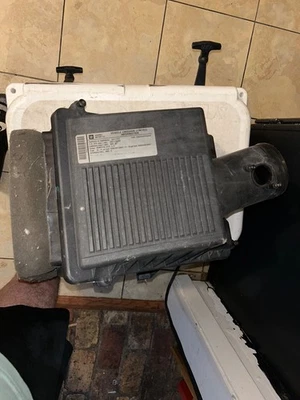 Chevy Silverado 1500 2011 stock caja de admisión de aire completa Foto 1 de 4