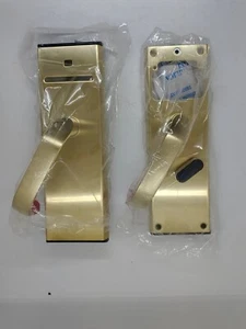 Cuerpos y asas de bloqueo clásicos de latón satinado VingCard Elsafe para habitación de invitados. - Imagen 1 de 8
