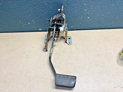 2005 06 07 08 09 10 11 CADILLAC STS BRAKE PEDAL - Imagem 1 de 4