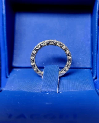 Alianza de boda clásica de media luna T real 3/4 diamantes Tacori platino $6990 5,5 Foto 1 de 4