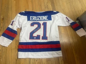 CAMISETA OLÍMPICA 1980 AUTOGRAFIADA POR MIKE ERUZIONE Beckett autenticada - Imagen 1 de 4