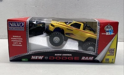 NUEVO Nikko - Dodge Ram 1500 RC 1/24 240003 49 MHz Raro Amarillo Radio Control De Colección Foto 1 de 4