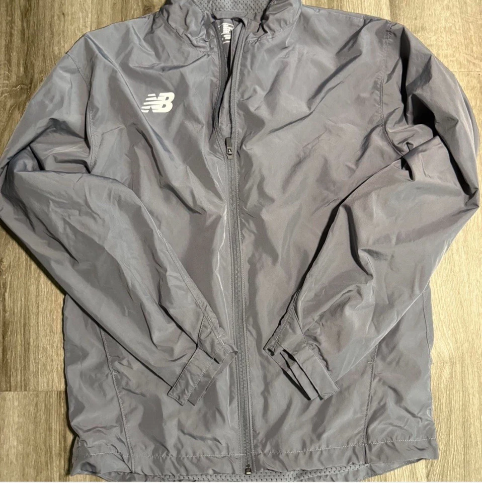 chaqueta cortavientos new balance Foto 1 de 1