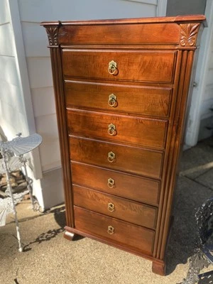 Beautiful Ethan Allen British Classics Tall Chest Lingerie 29-5424 260 Cinnabar - Image 1 of 4