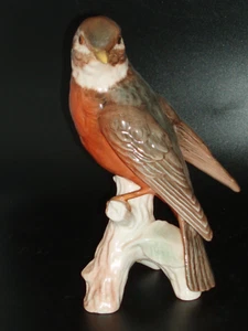 Vintage GOEBEL Bird Figurine ROBIN CV93 W. GERMANY Discontinued - Picture 1 of 4