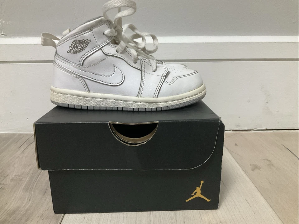 Nike Air Jordan 1 Mid White 8C  (Toddler/baby Shoes) - Imagem 1 de 4